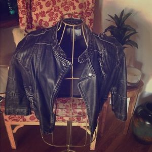 Edgy cropped pleather jacket